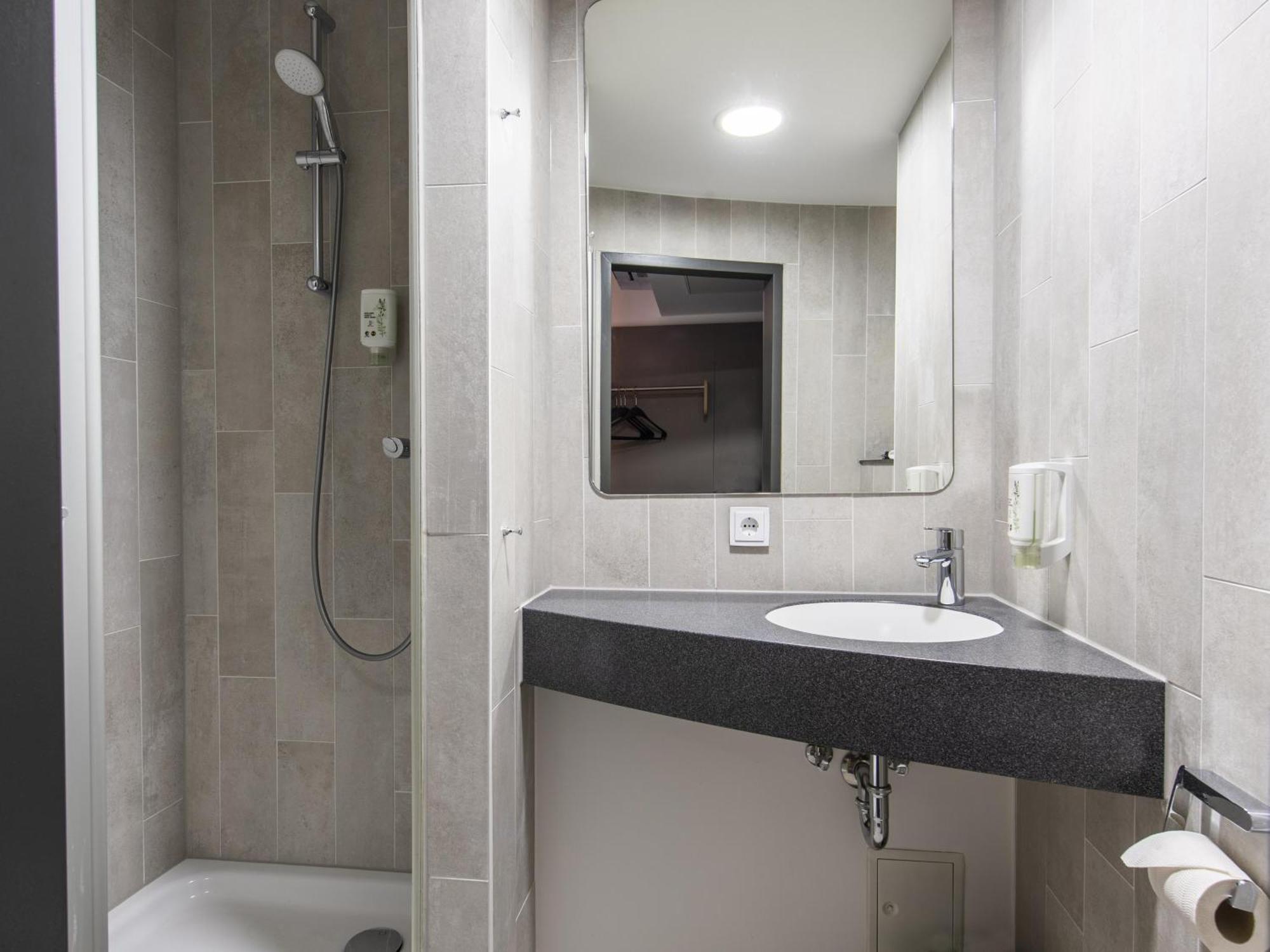B&B Hotel Muenchen-Messe Ашхайм Экстерьер фото
