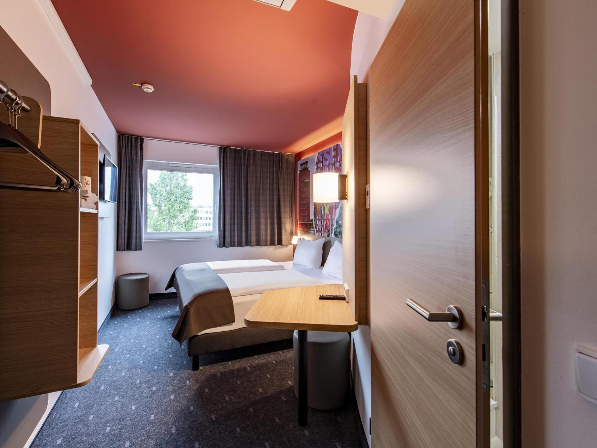 B&B Hotel Muenchen-Messe Ашхайм Экстерьер фото