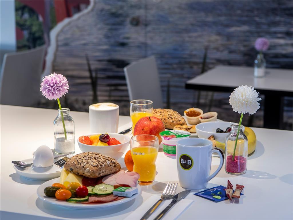 B&B Hotel Muenchen-Messe Ашхайм Ресторан фото